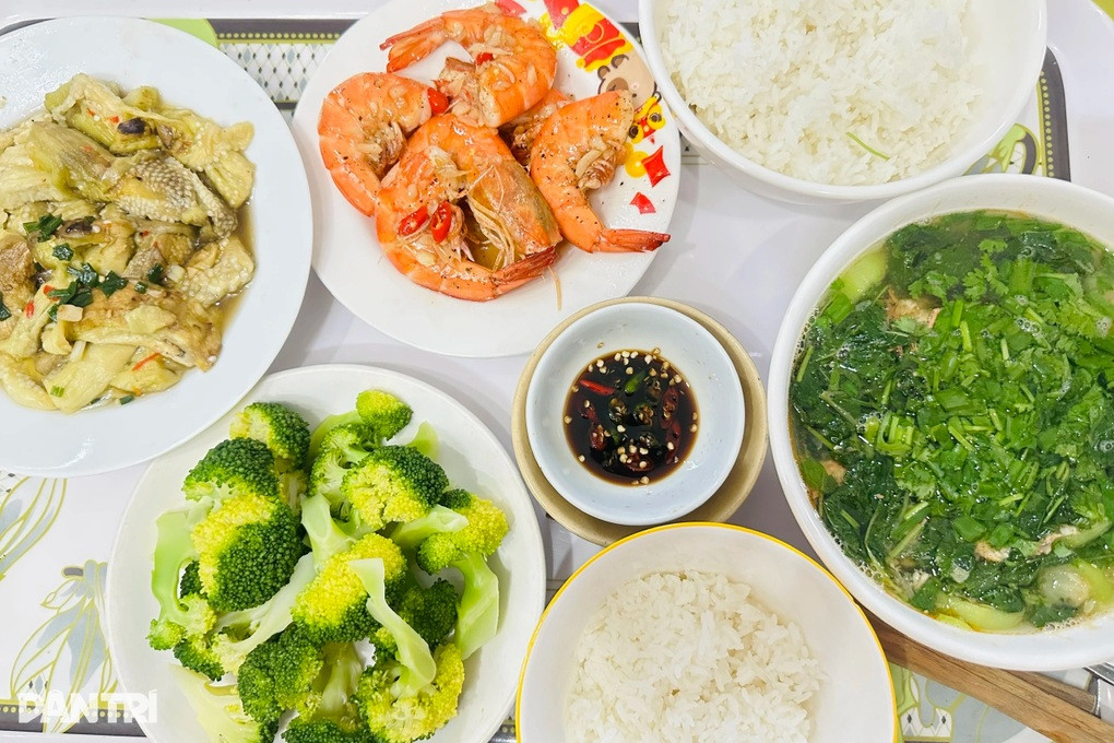 Bác sĩ chỉ cách chọn thực phẩm an toàn, phòng ngừa ngộ độc - 2