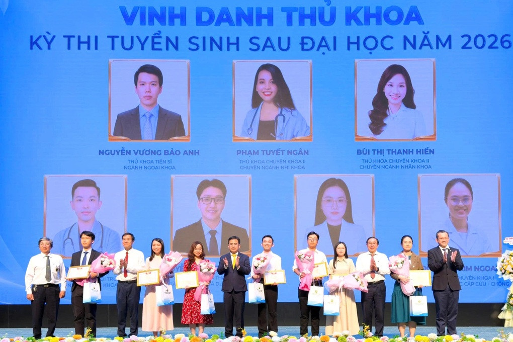 Bác sĩ 9X trở thành thủ khoa đầu vào tiến sĩ trường Y - 2