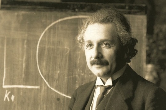 Thuyết tương đối và việc khắc phục những hạn chế của cơ học Newton