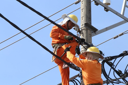 Quảng Bình: Đảm bảo cung cấp điện ổn định dịp thi THPT 2021