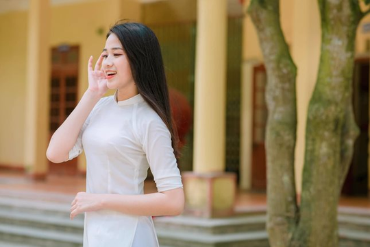 Hoa hậu Đỗ Thị Hà: Sợ nếu trượt đại học sẽ ở quê làm ruộng, lấy chồng