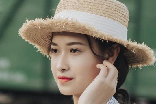 Ngắm vẻ đẹp ngọt ngào của nữ phóng viên tương lai Nguyễn Thị Ngọc Anh