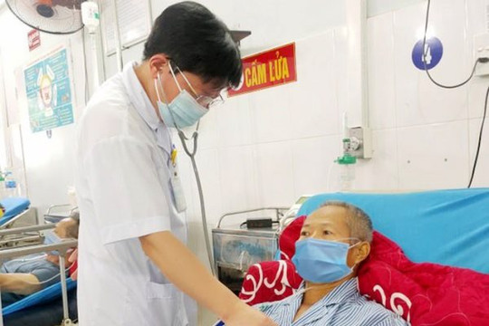 Tuyên Quang: Người đàn ông phù phổi, suy thận vì dùng thảo dược không rõ nguồn gốc