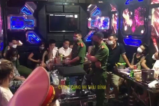 27 thanh niên tụ tập bay lắc tại quán karaoke giữa mùa dịch