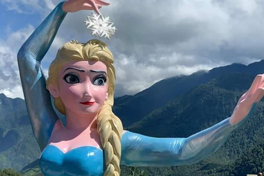 Dừng thi công tượng nữ hoàng băng giá Elsa "xấu hơn Thị Nở" ở Sa Pa