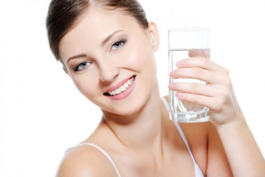 Thời điểm uống nước giúp giảm cân hiệu quả