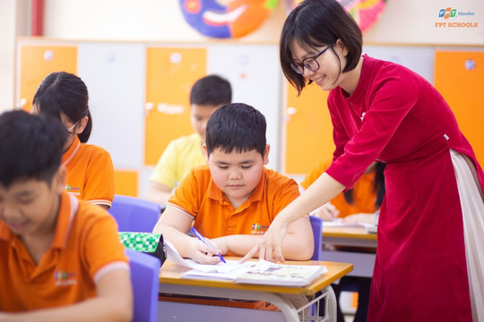 Các trường tiểu học ở Hà Nội gấp rút hoàn thành hồ sơ học sinh lớp 5