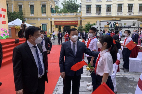 Hơn 2 triệu học sinh Hà Nội dự lễ khai giảng qua truyền hình