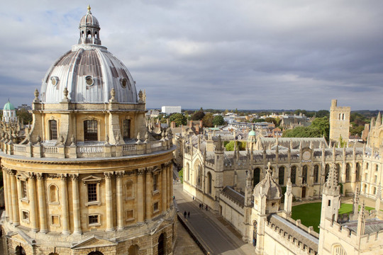Oxford liên tiếp dẫn đầu top 20 trường đại học tốt nhất thế giới