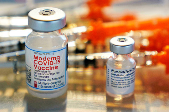 Bộ Y tế cho phép tiêm kết hợp vắc-xin Moderna và Pfizer