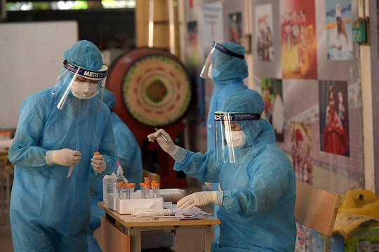 Tìm người tiêm chủng tại trường tiểu học Thịnh Liệt vì tài xế dương tính SARS-CoV-2