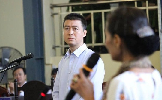 Phan Sào Nam hứa trích lương tháng, nộp đủ 13,2 tỷ thi hành án trước Tết
