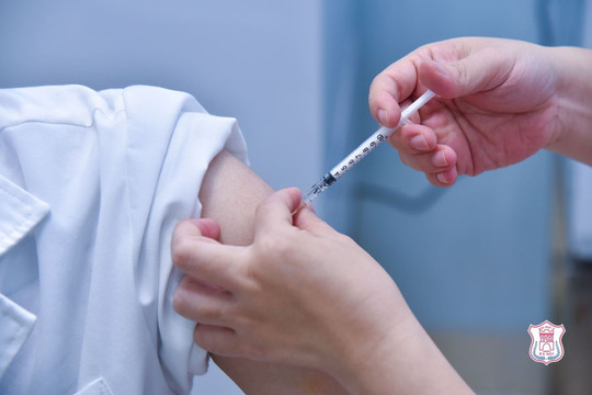 Bộ Y tế đang xây dựng hướng dẫn tiêm vắc xin Covid-19 cho trẻ từ 12-17 tuổi
