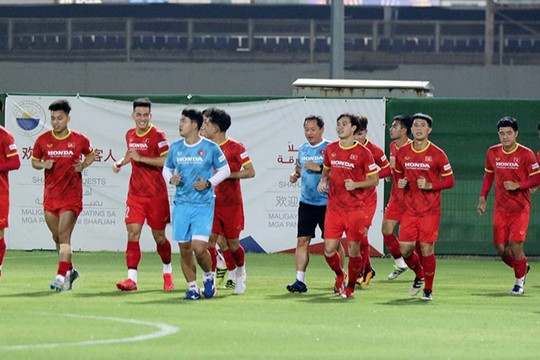 Phan Văn Đức báo tin dữ với HLV Park Hang Seo trước trận gặp Trung Quốc