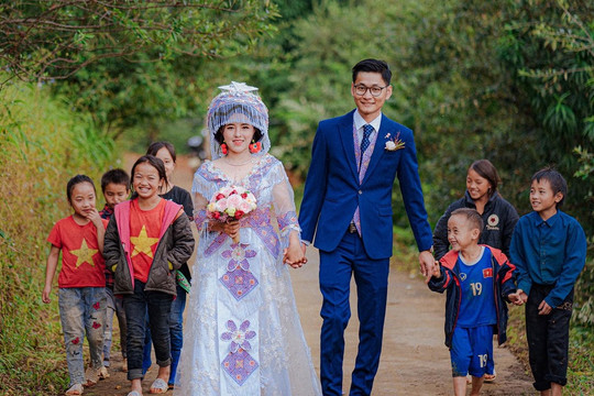 Đám cưới đẹp như mơ của chàng trai Sài Gòn và cô gái Mông