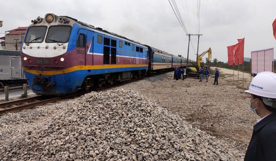 Đường sắt Việt Nam xin Thủ tướng cho nhập 37 toa xe cũ từ Nhật Bản để cải tạo khai thác
