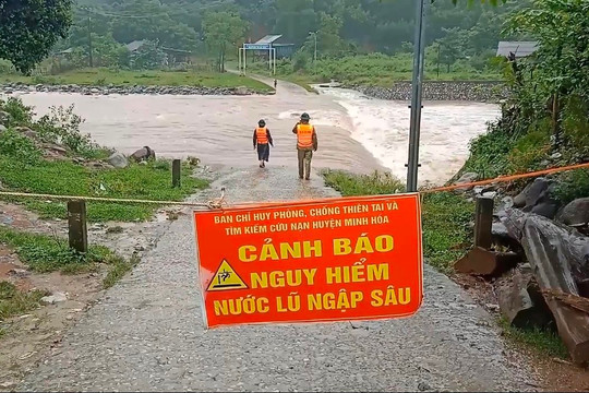 Quảng Bình: Mưa lớn gây ngập lụt, chia cắt nhiều khu vực