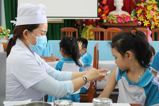 Tiêm vắc xin cho trẻ em tại TP. Hồ Chí Minh
