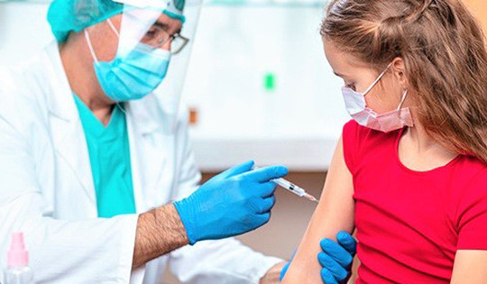 Bộ GD&ĐT nói về triển khai kế hoạch tiêm vaccine cho trẻ em từ 12-17 tuổi