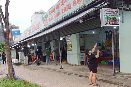 TP Hồ Chí Minh mở lại dịch vụ ăn uống tại chỗ