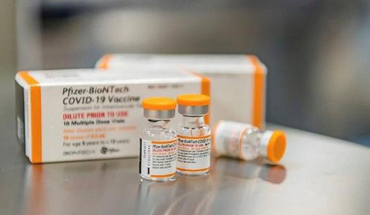 Để tránh nhầm lẫn, lọ vaccine Pfizer cho trẻ 5-11 tuổi đóng nắp màu cam