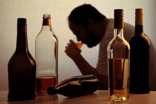 5 ảnh hưởng của việc uống quá nhiều rượu đối với cơ thể