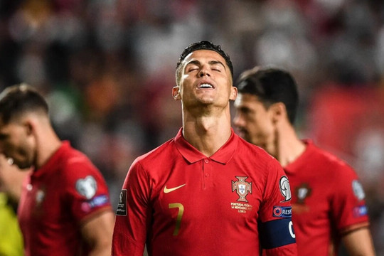 Bồ Đào Nha mất vé dự World Cup ở phút 90