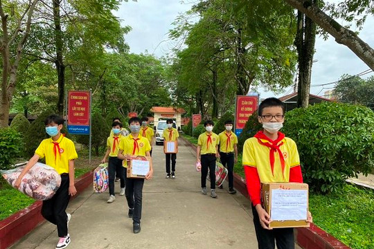 Ngành Giáo dục Tuyên Quang ủng hộ vùng cao chống dịch