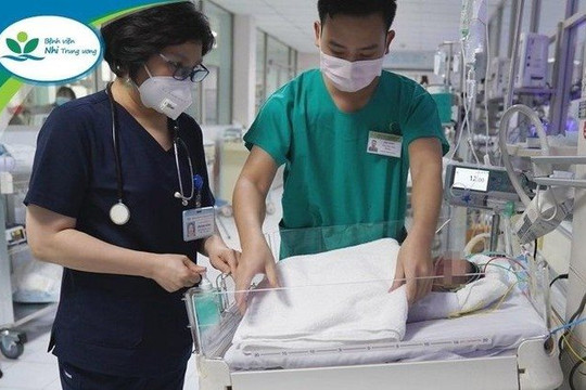 Bé sơ sinh 2 ngày tuổi ở Nam Định ngộ độc sái thuốc phiện