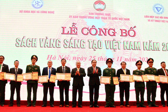 Gốm Đất Việt được vinh danh 3 công trình trong Sách vàng Sáng tạo Việt Nam 2021