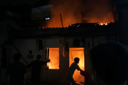 Hà Nội: Nổ bình ga trong nhà trọ khiến 3 người tử vong