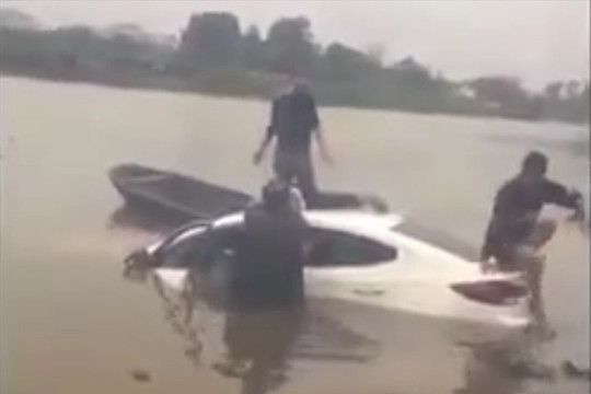 Thái Bình: Ô tô lao xuống sông, người đàn ông 38 tuổi tử vong 