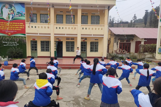 Lào Cai: Hạn chế tối đa để học sinh nội trú ra khỏi khu vực trường để phòng dịch