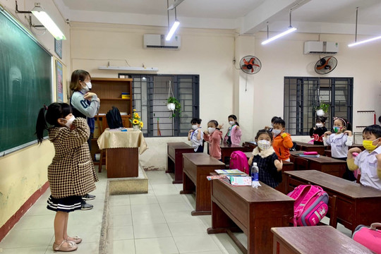Học sinh lớp 1 Đà Nẵng hân hoan trong "ngày đầu tiên đi học"