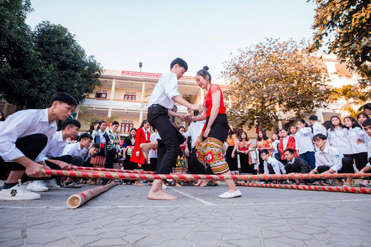 Trường nội trú giúp học sinh gìn giữ bản sắc văn hóa dân tộc