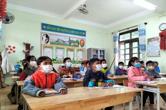 Trường học miền núi Quảng Bình chủ động phòng, chống rét cho học sinh