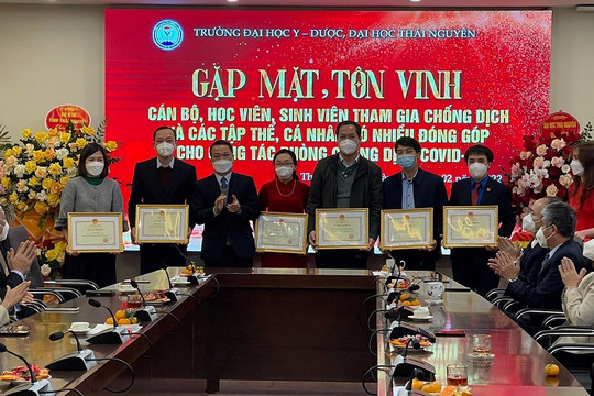 Thái Nguyên: Trường Đại học Y - Dược tôn vinh lực lượng tuyến đầu chống dịch