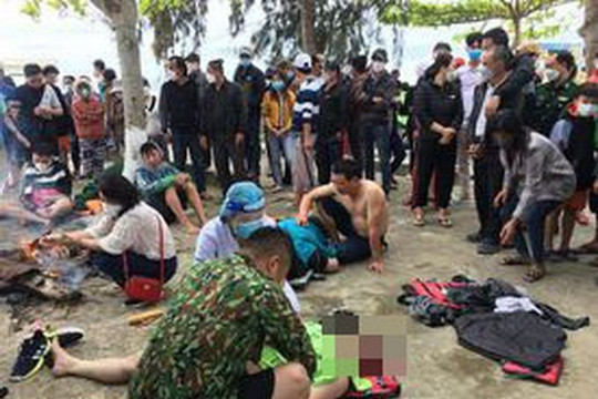 Chìm ca nô chở 39 người ở Quảng Nam, 10 người tử vong