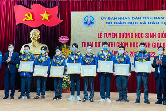 Nam Định tuyên dương 92 học sinh giỏi tiêu biểu năm học 2021-2022