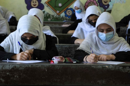 Afghanistan mở cửa trường đại học