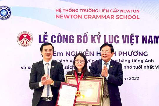 Tác giả 13 tuổi nhận kỷ lục “Người viết truyện giả tưởng bằng Tiếng Anh nhỏ tuổi nhất Việt Nam”