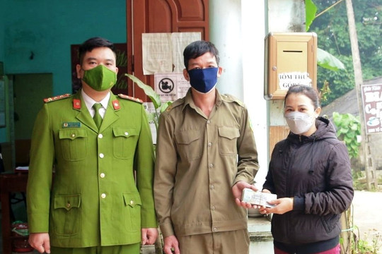 Tuyên Quang: Bảo vệ dân phố trả lại hơn 8 triệu đồng cho người đánh rơi