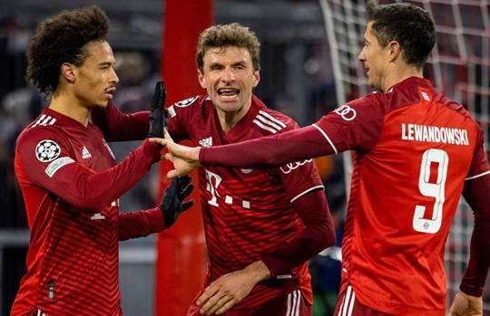 Bayern hiên ngang vào tứ kết bằng chiến thắng ''hủy diệt'' 7-1
