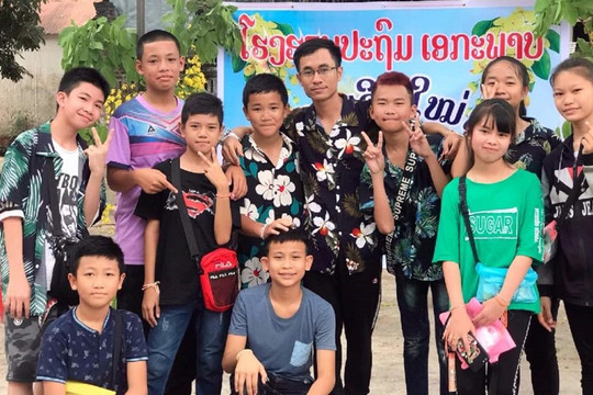 Thầy giáo tiếng Việt “bén duyên” trên đất nước triệu voi