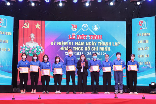 Sôi động các hoạt động kỉ niệm 91 năm ngày thành lập Đoàn của Trường ĐH Mở Hà Nội