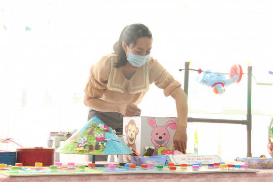 TP Kon Tum: Tổ chức hội thi làm đồ dùng, đồ chơi cho trẻ mầm non