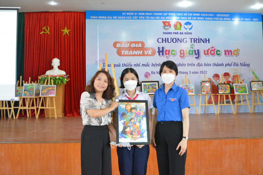 Đà Nẵng: Đấu giá tranh vẽ để quyên góp cho trẻ em mắc bệnh hiểm nghèo