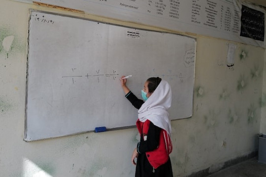 Liên Hợp Quốc yêu cầu Taliban cho phép nữ sinh đi học