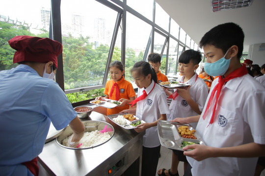 Hà Nội xem xét tổ chức bán trú cho học sinh