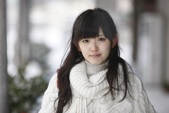 Nữ ca sĩ xinh tựa thiên thần đang hẹn hò với tuyển thủ Nhật Bản